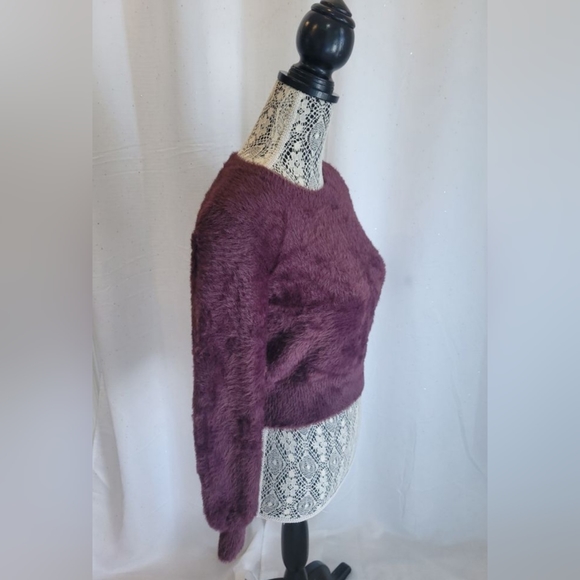 Aritzia Sunday Best Kitten Crop Top Fuzzy Sweater Womens Size Small - Picture 3 of 7